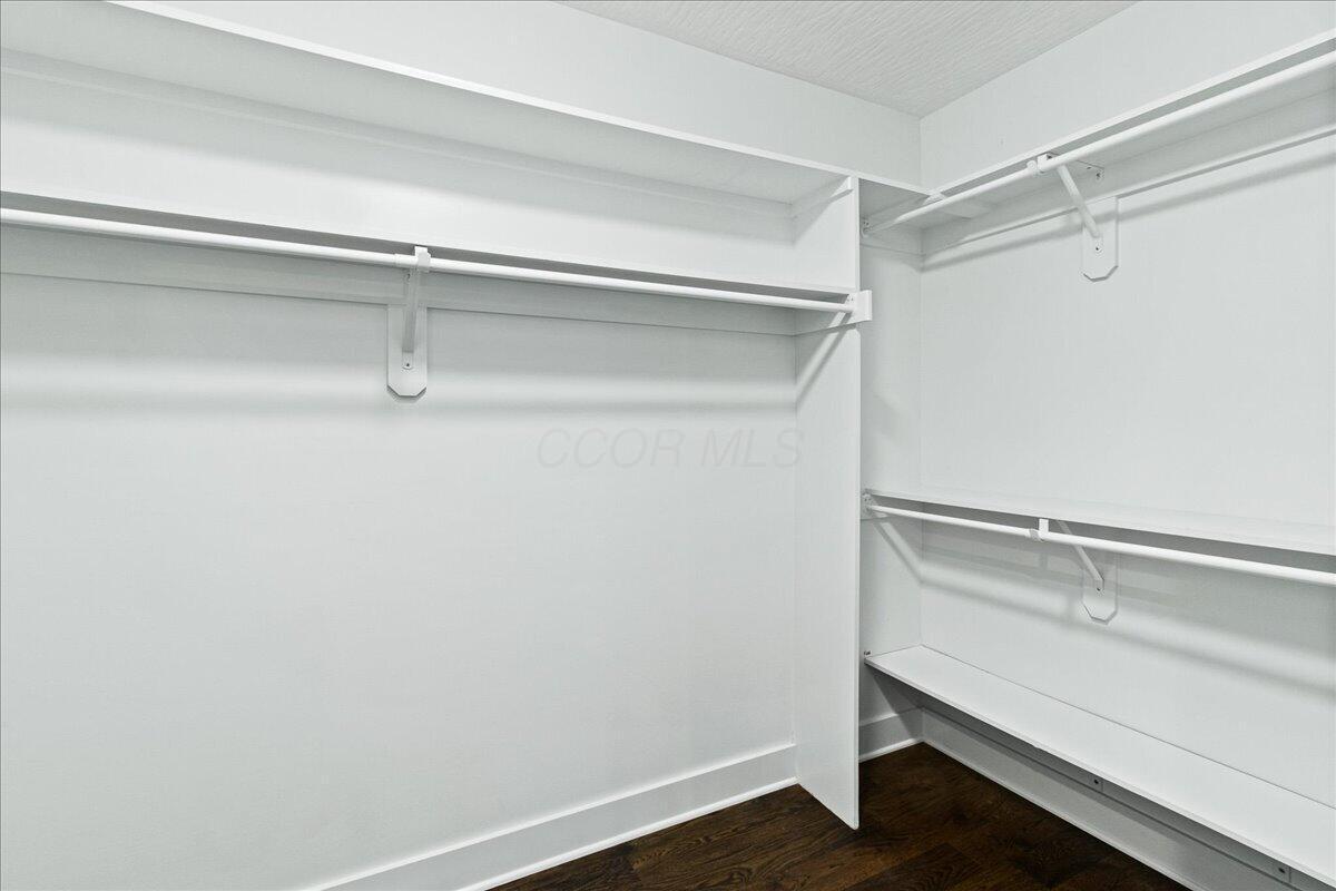 176 East Weber Road Columbus, OH 43202 - Photo 18 of 47 18-18-Primary Closet