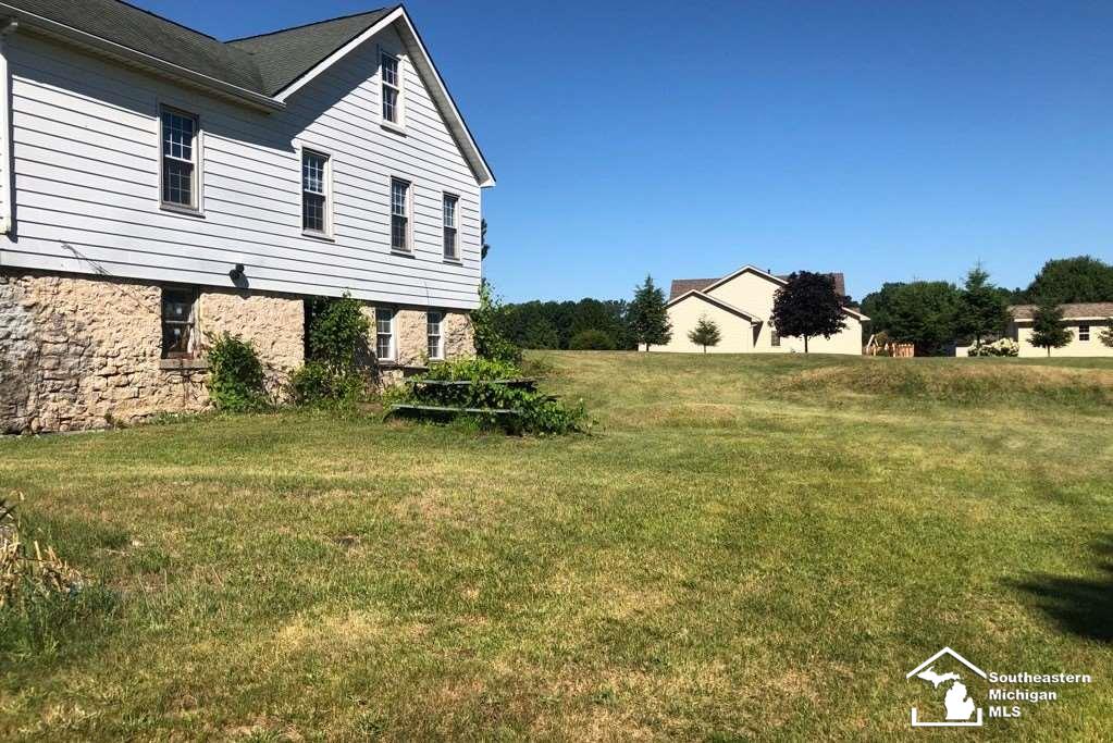 4984 Stadler Road Monroe, MI 48162 - Photo 2 of 9