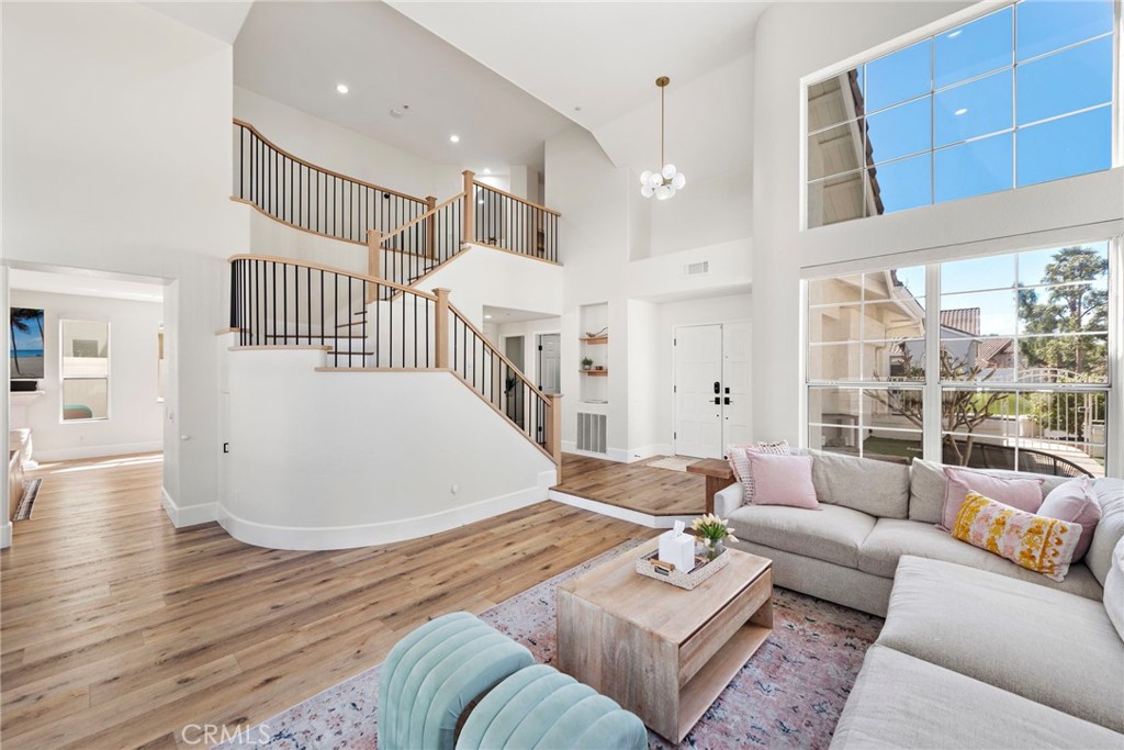 2200 Via Iris San Clemente, CA 92673 - Photo 4 of 30