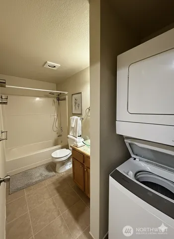 $290,000 | 14344 Stone Avenue North, Unit 32, Seattle, WA 98133