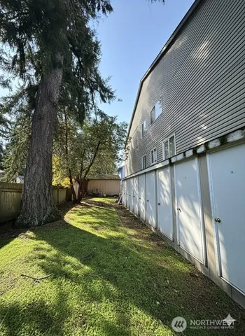 $290,000 | 14344 Stone Avenue North, Unit 32, Seattle, WA 98133