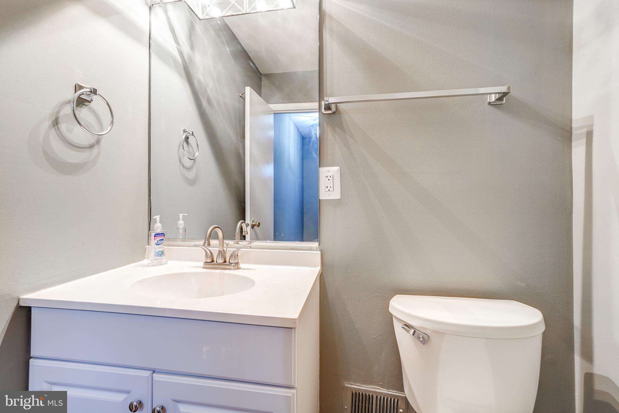 7610 Carissa Lane Laurel, MD 20707 - Photo 8 of 39 Half Bath