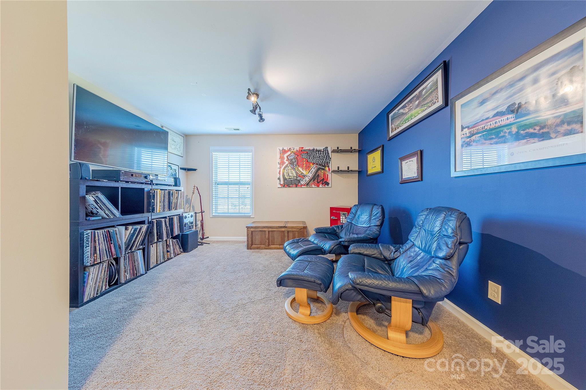 8344 Dallas Bay Road Charlotte, NC 28278 - Photo 23 of 25 a living room with furniture