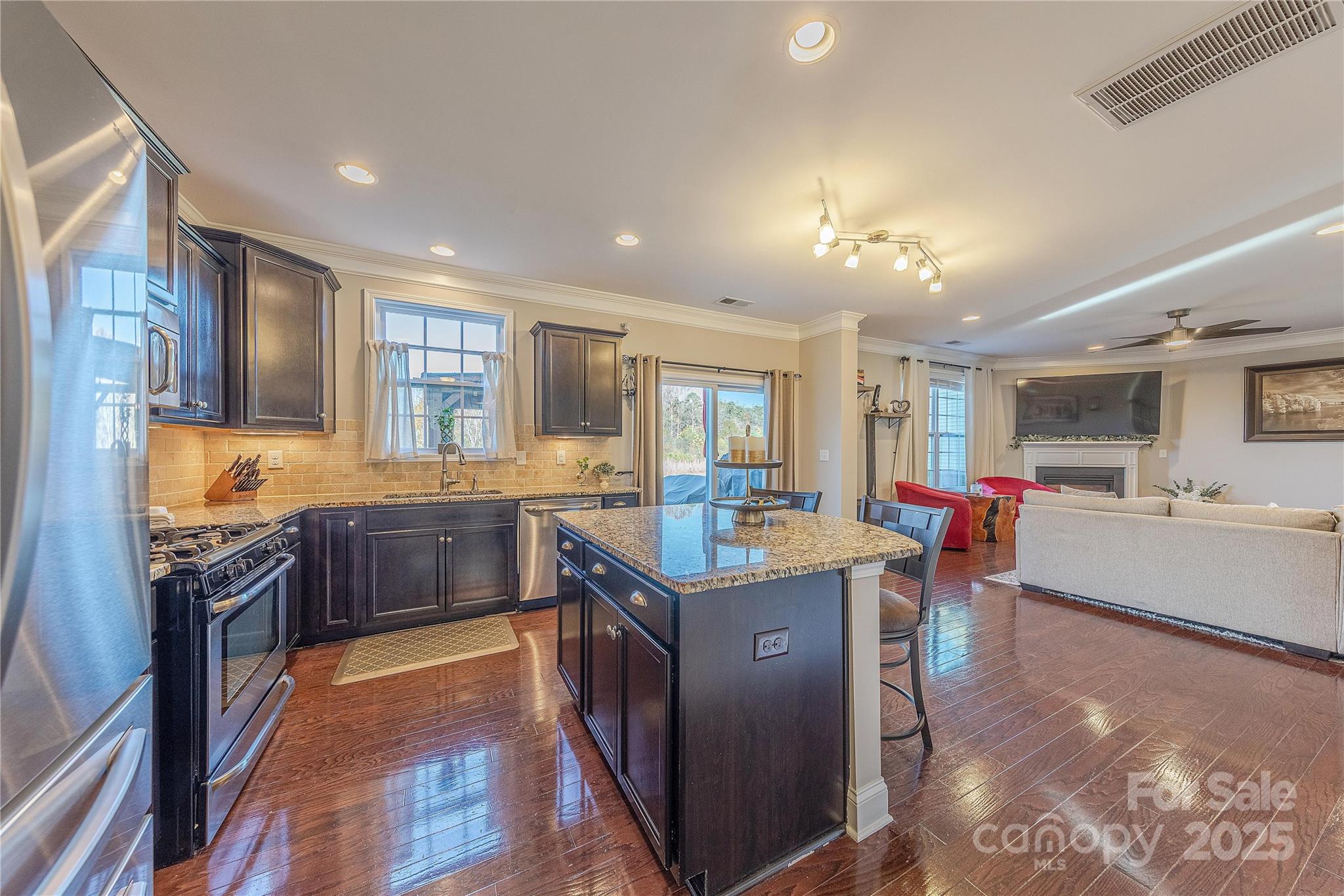 8344 Dallas Bay Road Charlotte, NC 28278 - Photo 10 of 25 a kitchen with lots of counter top space