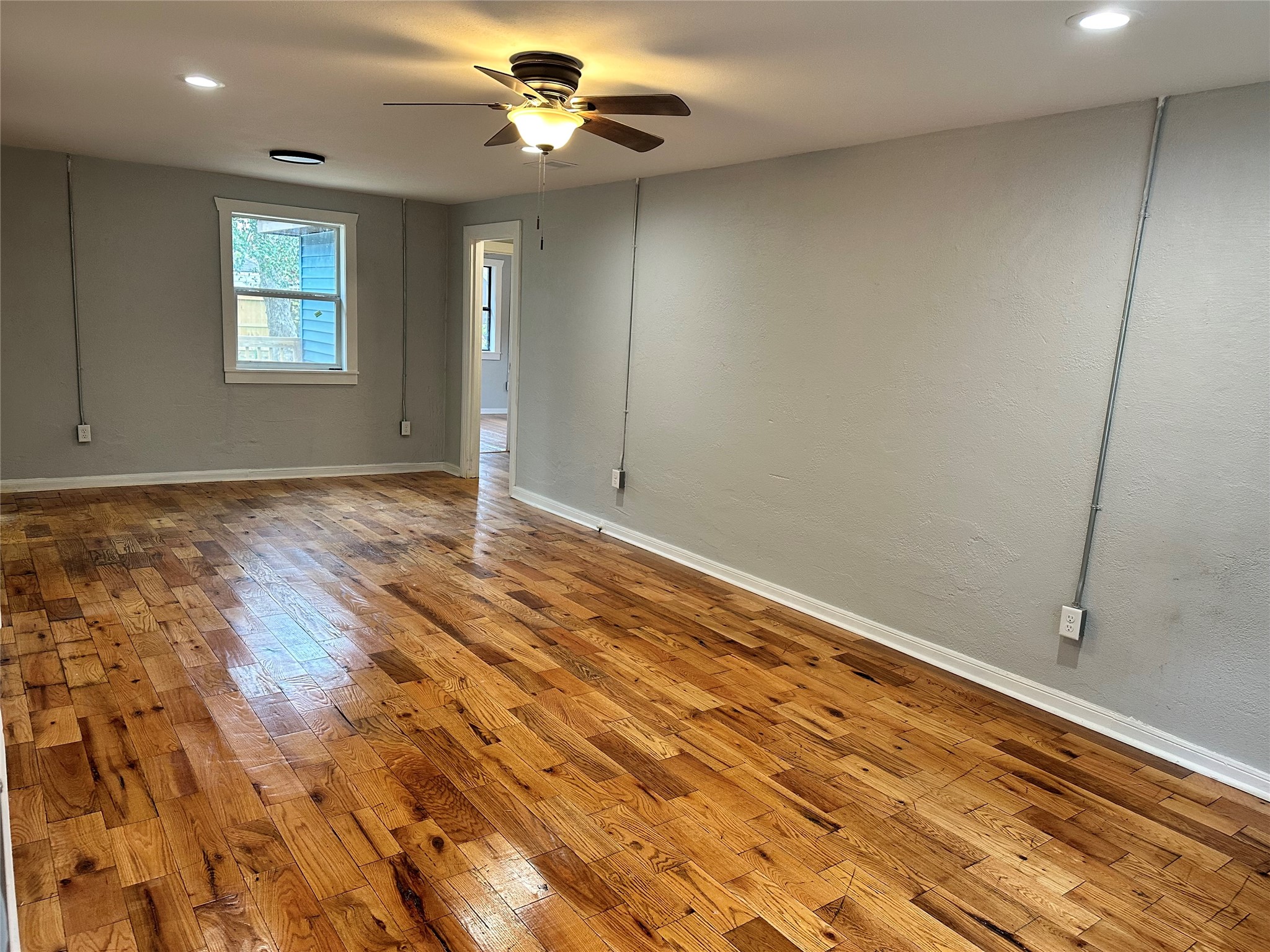 912 West Cleveland Street Alvin, TX 77511 - Photo 16 of 31