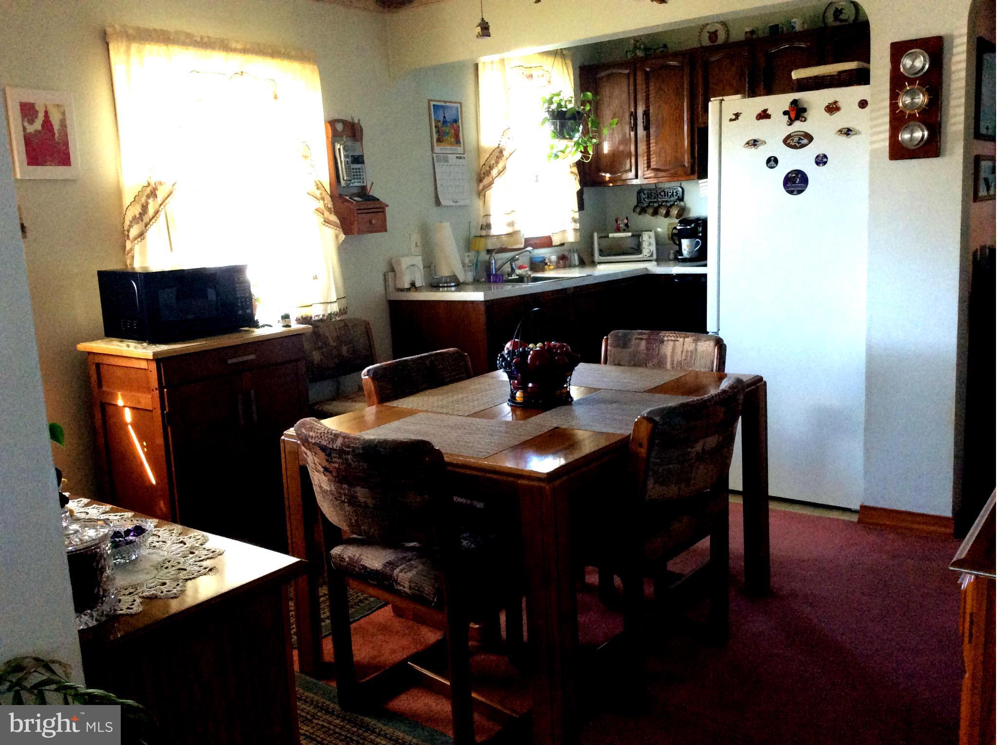 518 Holy Cross Road Baltimore, MD 21225 - Photo 12 of 29 Kitchen/Dining Area