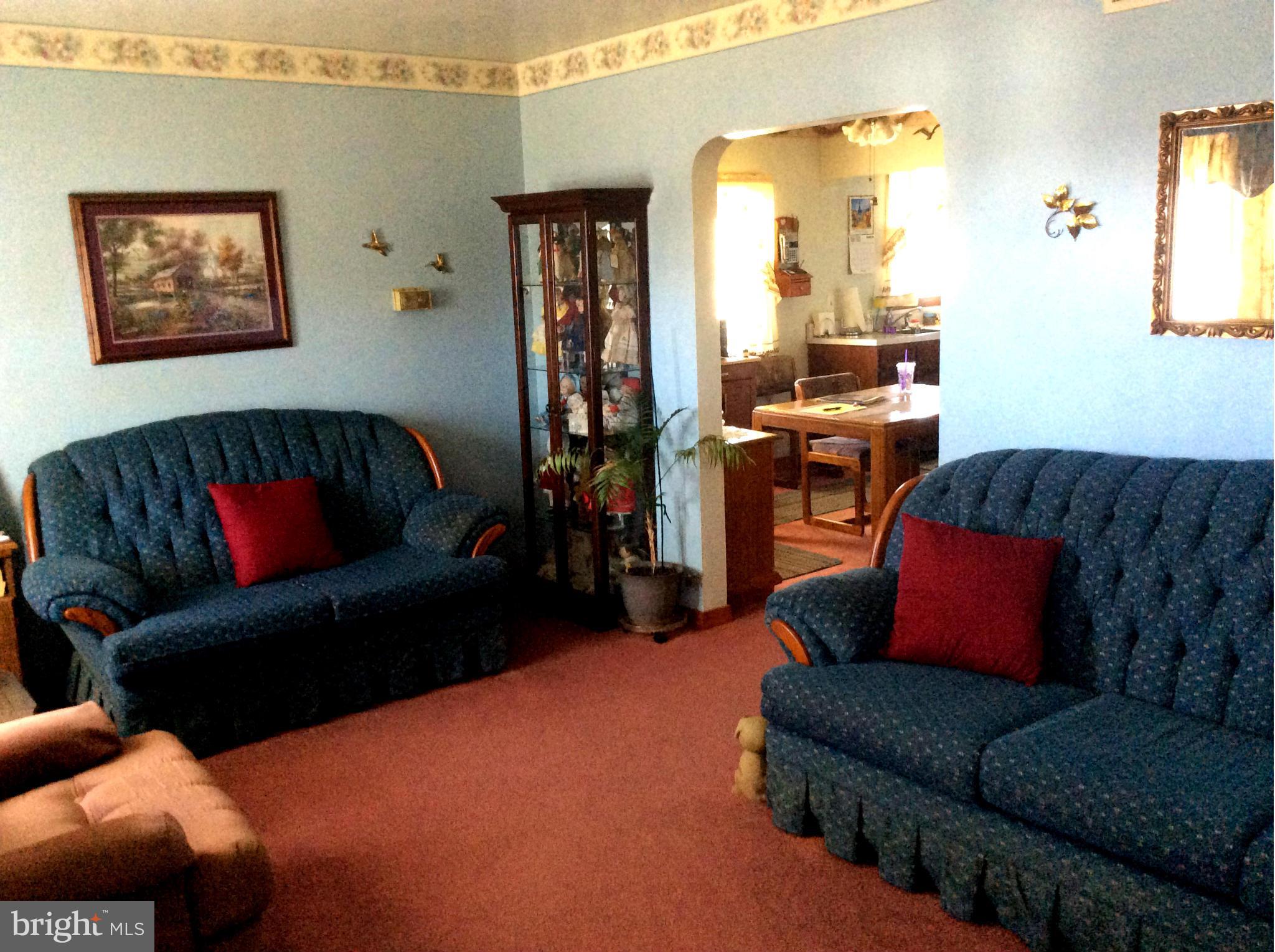 518 Holy Cross Road Baltimore, MD 21225 - Photo 4 of 29 Large Room!