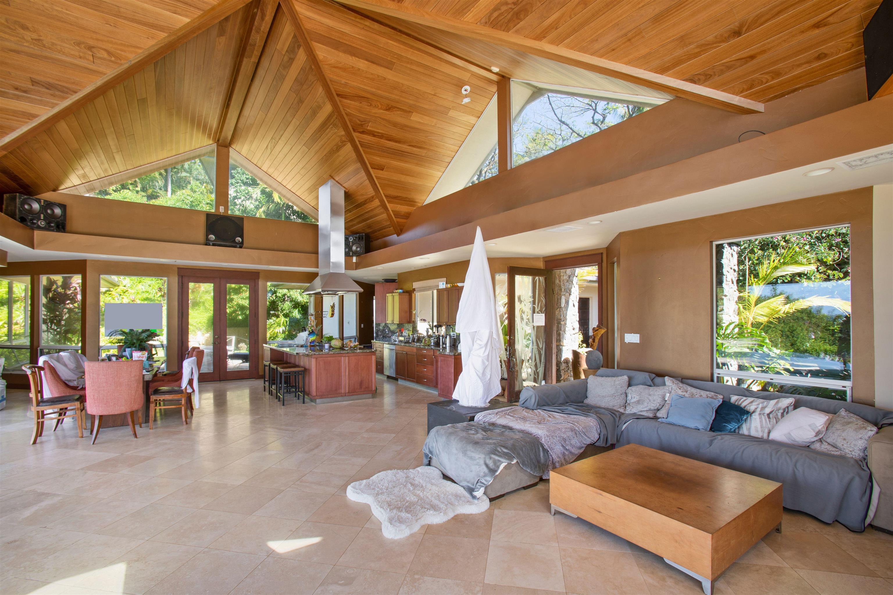 675 Kulike Road Haiku, HI 96708 - Photo 3 of 41