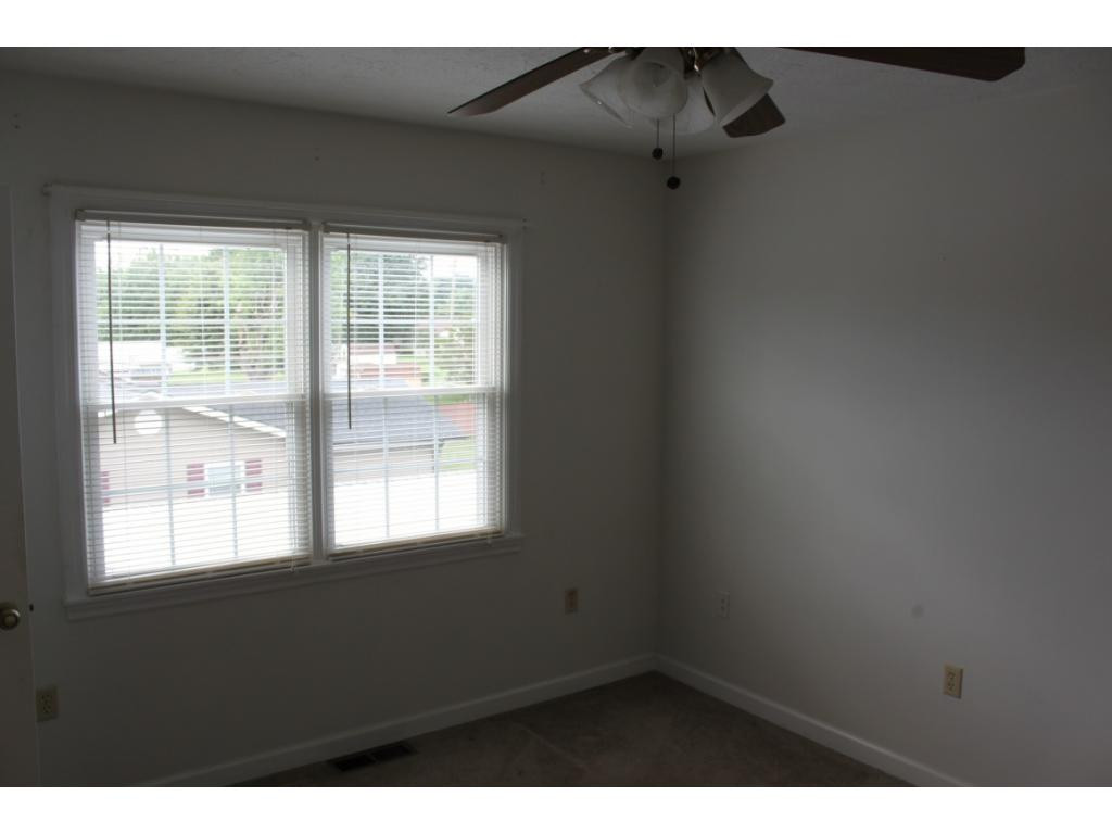 1100 Konnarock Road, Unit 1 Kingsport, TN 37664 - Photo 9 of 16 Photo 10