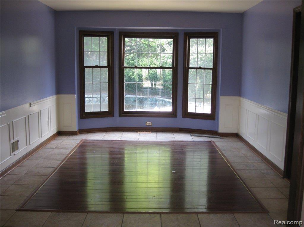 3535 Wedgewood Drive Rochester, MI 48306 - Photo 2 of 8 IMG_2551