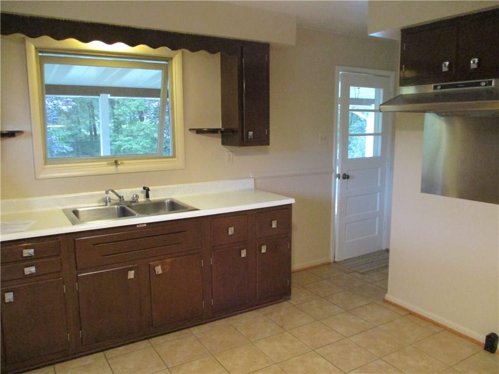 462 Concord Circle Road Beaver Falls, PA 15010 - Photo 4 of 20 Gallery Image 4