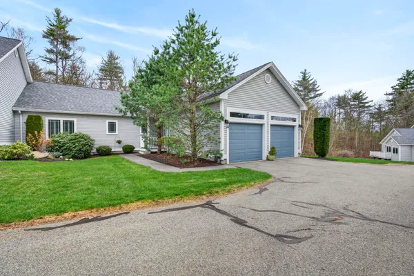 $680,000 | 56 Gordon Mountain Road, Windham, NH 03087