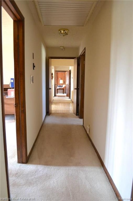 30098 Richmond Road Farmington Hills, MI 48334 - Photo 23 of 61
