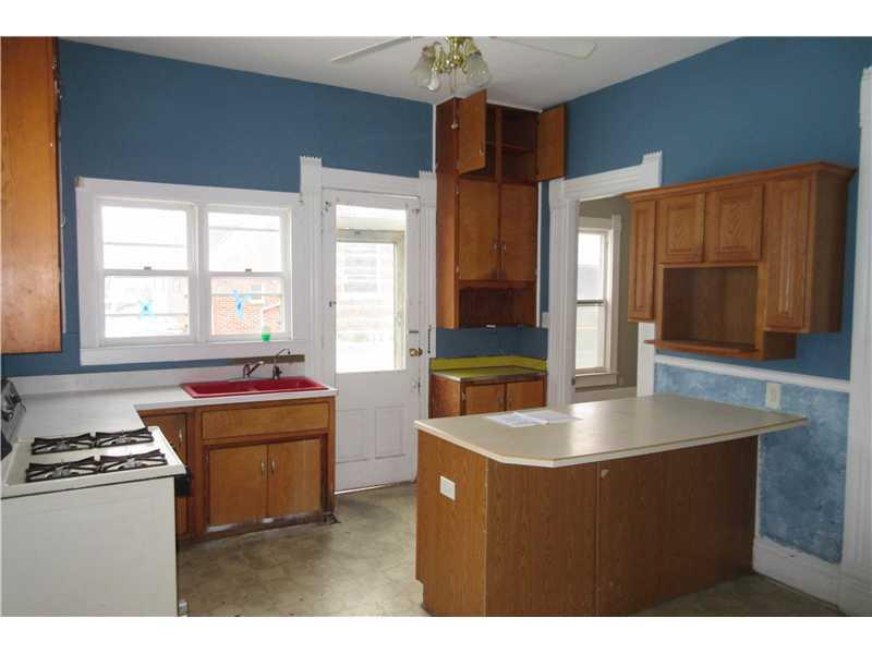 237 East High Street Pendleton, IN 46064 - Photo 6 of 11