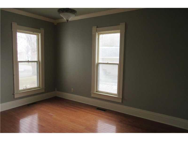 237 East High Street Pendleton, IN 46064 - Photo 7 of 11
