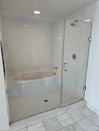 $780,000 | 888 Biscayne Boulevard, Unit 4001, Miami, FL 33132