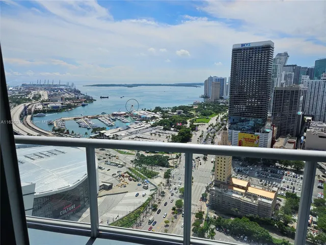 $795,000 | 888 Biscayne Boulevard, Unit 4001, Miami, FL 33132