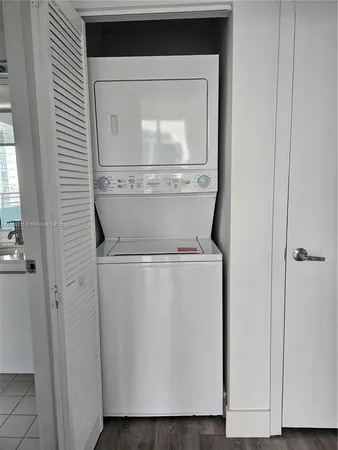 $780,000 | 888 Biscayne Boulevard, Unit 4001, Miami, FL 33132