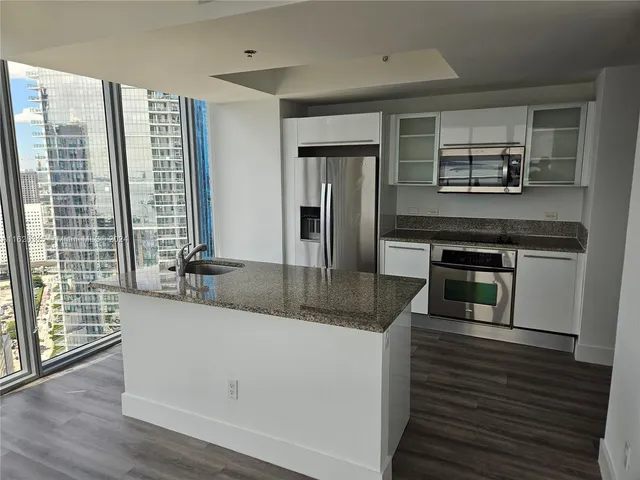 $795,000 | 888 Biscayne Boulevard, Unit 4001, Miami, FL 33132