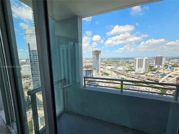 $780,000 | 888 Biscayne Boulevard, Unit 4001, Miami, FL 33132