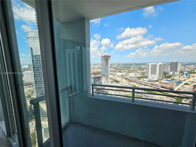 $795,000 | 888 Biscayne Boulevard, Unit 4001, Miami, FL 33132