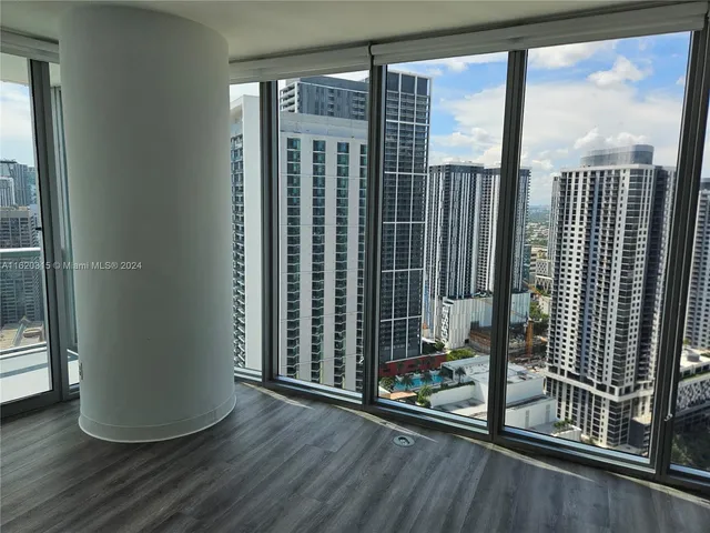 $795,000 | 888 Biscayne Boulevard, Unit 4001, Miami, FL 33132