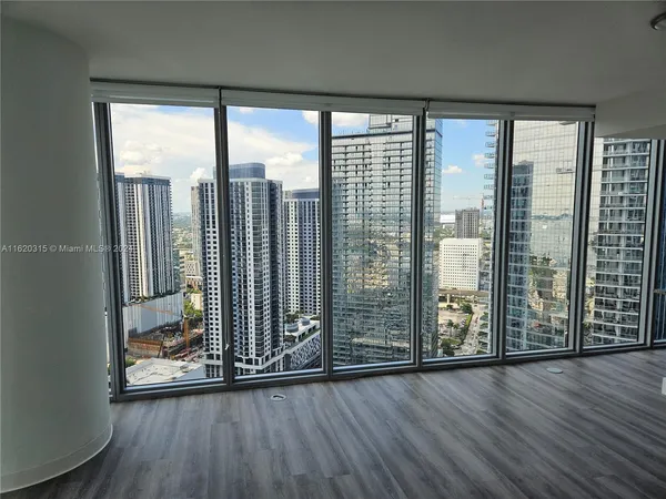 $780,000 | 888 Biscayne Boulevard, Unit 4001, Miami, FL 33132