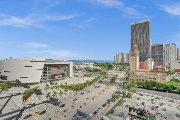 $780,000 | 888 Biscayne Boulevard, Unit 4001, Miami, FL 33132