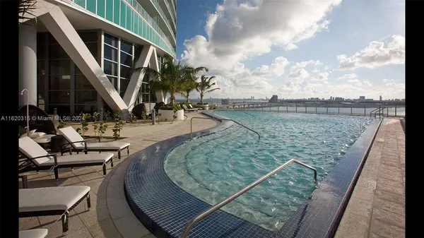 $780,000 | 888 Biscayne Boulevard, Unit 4001, Miami, FL 33132