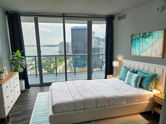$795,000 | 888 Biscayne Boulevard, Unit 4001, Miami, FL 33132