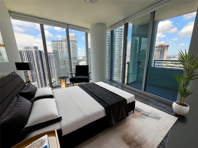 $795,000 | 888 Biscayne Boulevard, Unit 4001, Miami, FL 33132