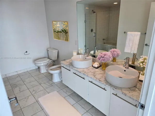 $795,000 | 888 Biscayne Boulevard, Unit 4001, Miami, FL 33132