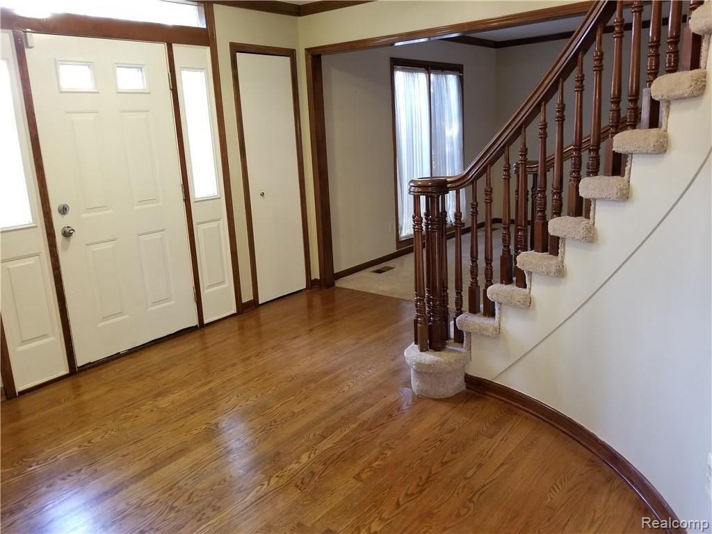 3120 Burlington Drive Rochester, MI 48306 - Photo 6 of 47