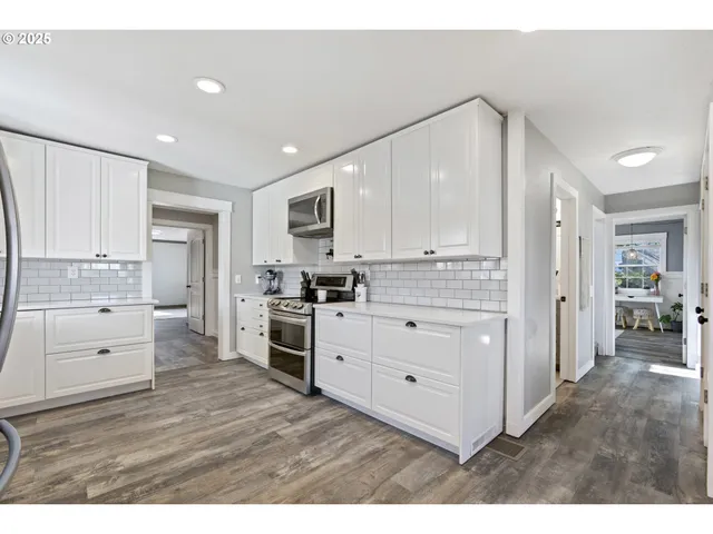 $899,900 | 12275 Southeast School Avenue, Boring, OR 97009