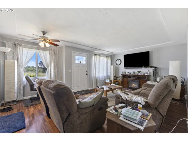 $899,900 | 12275 Southeast School Avenue, Boring, OR 97009