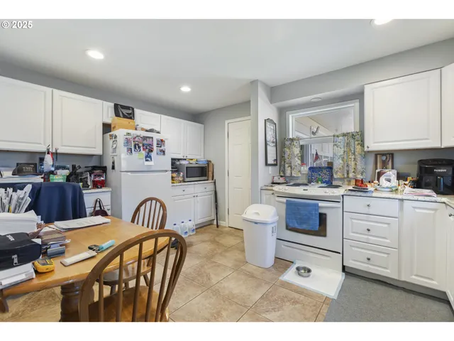 $899,900 | 12275 Southeast School Avenue, Boring, OR 97009