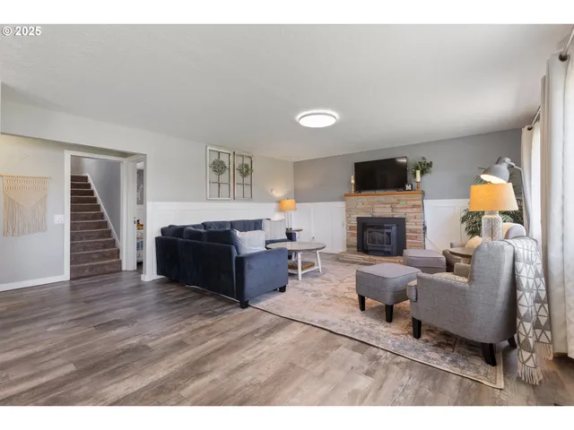 $899,900 | 12275 Southeast School Avenue, Boring, OR 97009