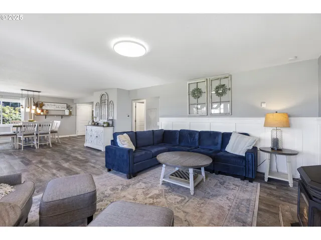 $899,900 | 12275 Southeast School Avenue, Boring, OR 97009