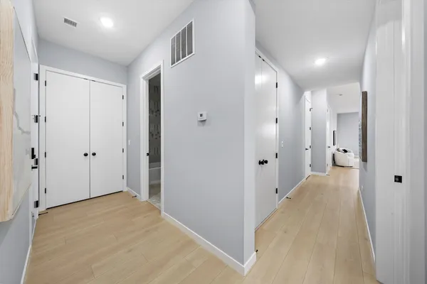 $540,000 | 5830 North Lincoln Avenue, Unit 3E, Chicago, IL 60659