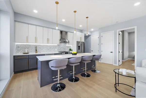$540,000 | 5830 North Lincoln Avenue, Unit 3E, Chicago, IL 60659