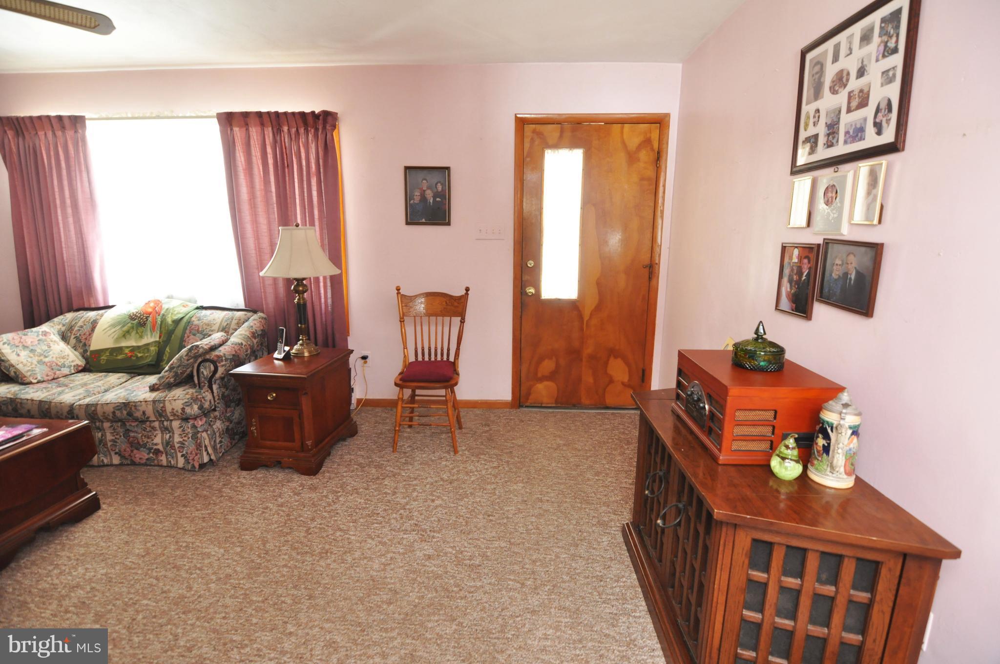 1879 Cedar Grove Road Winchester, VA 22603 - Photo 8 of 25 Living room