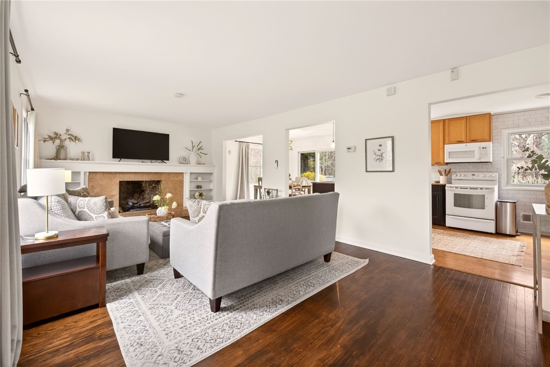 368 Marsh Road Pittsford, NY 14534 - Photo 6 of 27