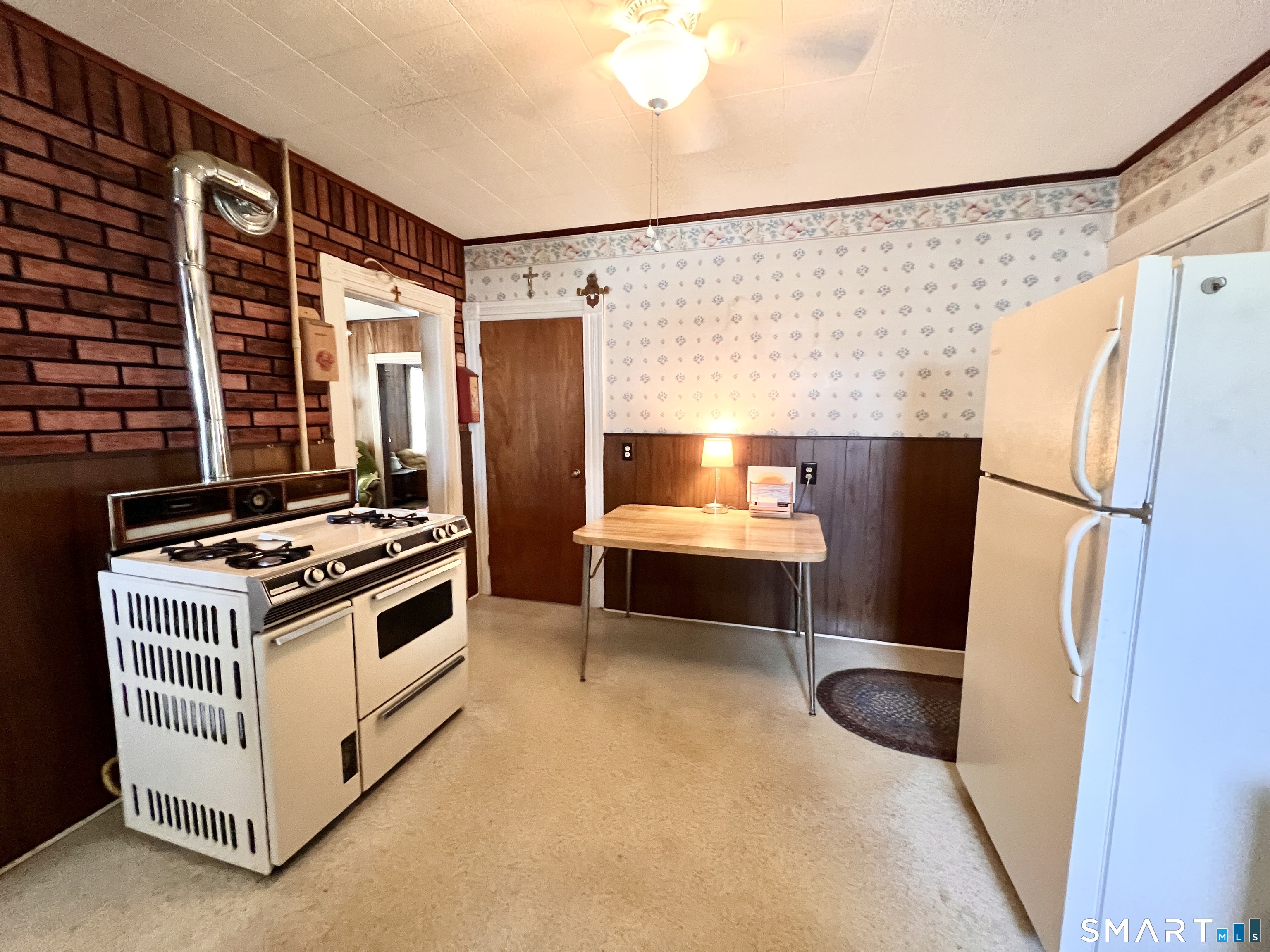 20 Prospect Place Torrington, CT 06790 - Photo 5 of 31