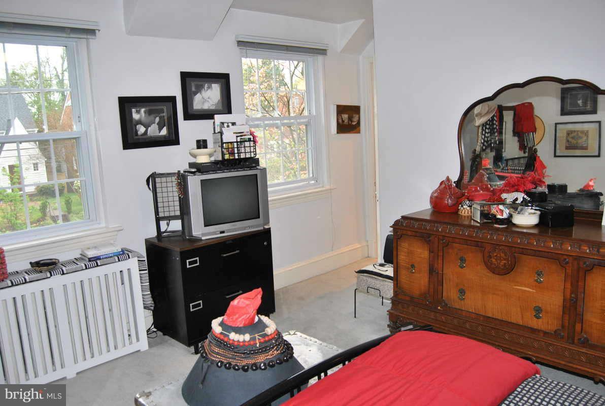 2905 Rittenhouse Street Northwest Washington, DC 20015 - Photo 16 of 30 Bedroom (Master)
