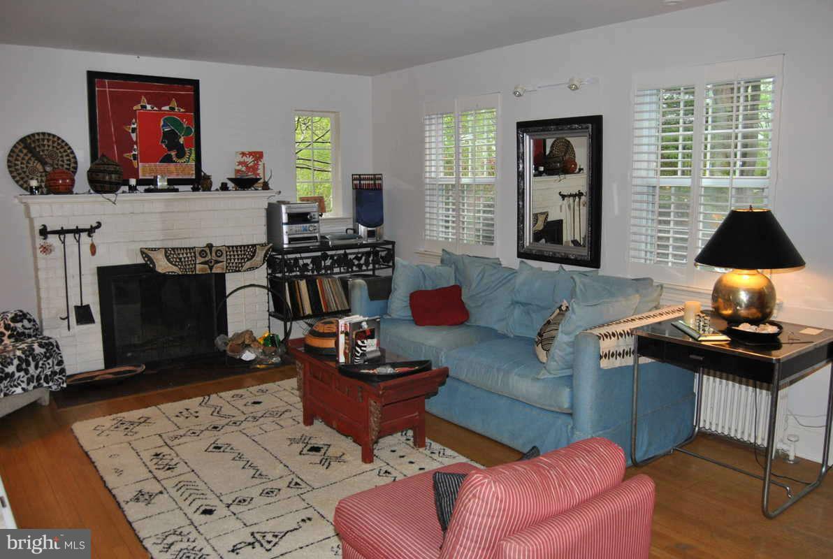 2905 Rittenhouse Street Northwest Washington, DC 20015 - Photo 3 of 30 Living Room