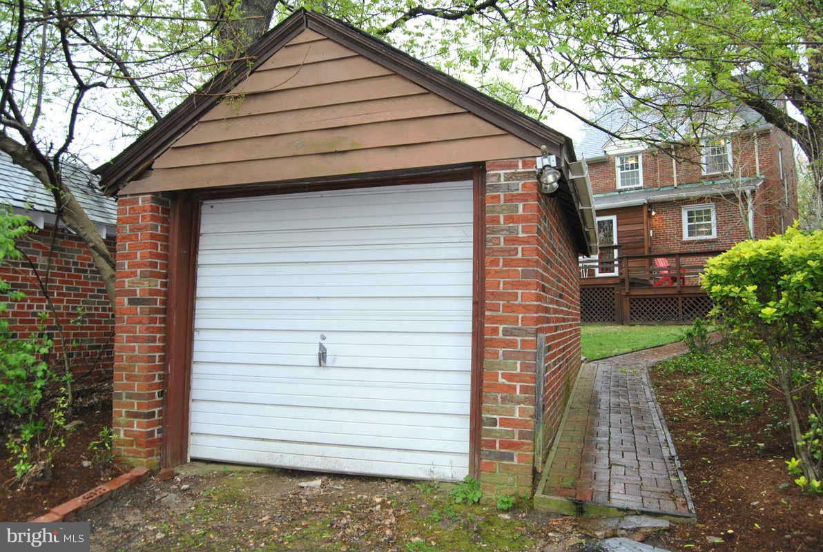 2905 Rittenhouse Street Northwest Washington, DC 20015 - Photo 28 of 30 Detached garage