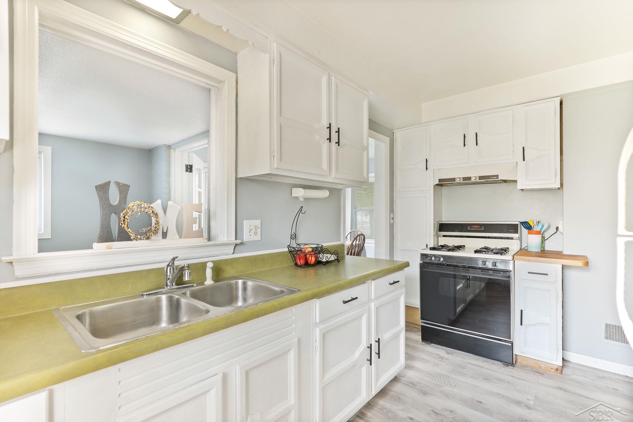 1460 Hemmeter Road Saginaw, MI 48638 - Photo 14 of 43 50109518-13.JPG
