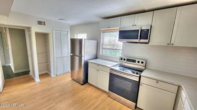 $1,400 | 9172 11th Avenue, Jacksonville, FL 32208