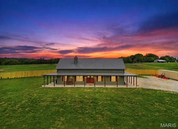 $515,000 | 29601 Bueltmann Road, Jonesburg, MO 63351