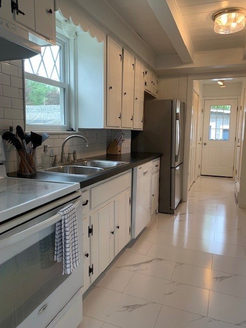 154 Andrew Comstock Road Warwick, RI 02886 - Photo 17 of 27